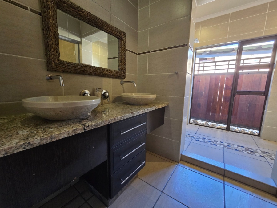 4 Bedroom Property for Sale in Viljoenskroon Rural Free State